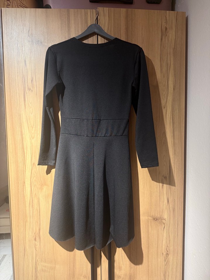 Siyah V Yaka Piliseli Midi Elbise - Görsel 2