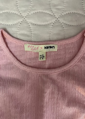 Pembe Yüksek Yakalı Kadın Atlet - Görsel 2