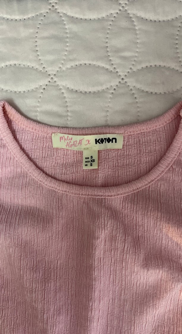 Pembe Yüksek Yakalı Kadın Atlet - Görsel 2