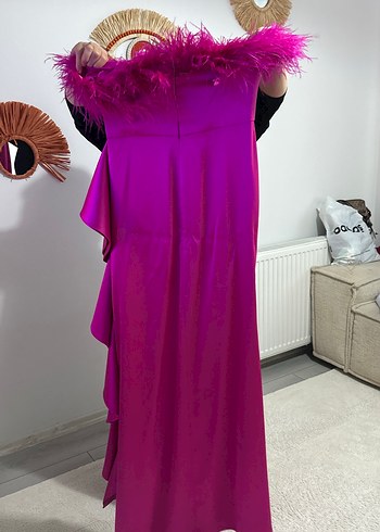 Pembe Uzun Tüy Detaylı Straplez Abiye Elbise - Görsel 7