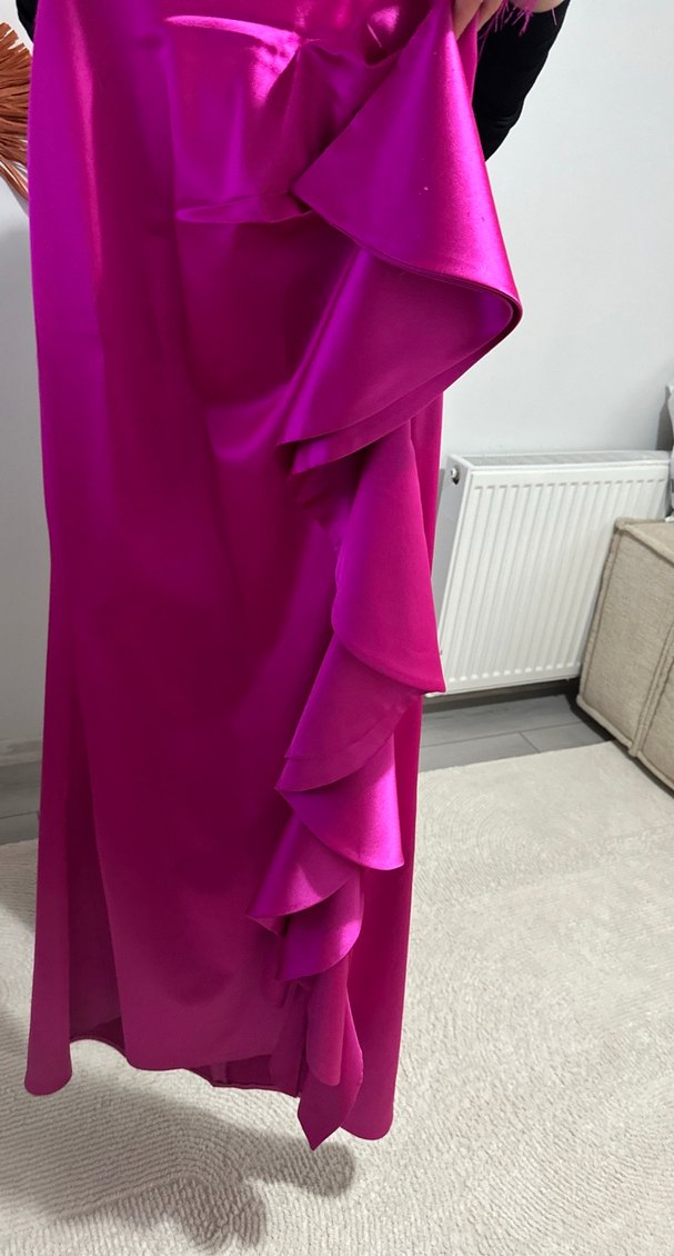 Pembe Uzun Tüy Detaylı Straplez Abiye Elbise - Görsel 3