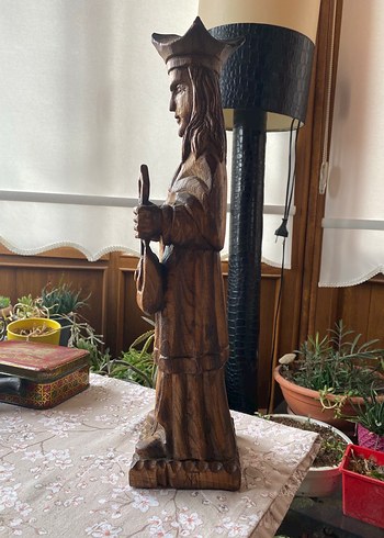 20.yüzyıl masif ahşaptan el oyması din adamı figürü. - Görsel 3