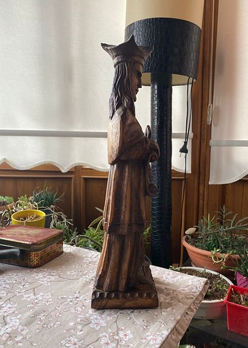 20.yüzyıl masif ahşaptan el oyması din adamı figürü. - Görsel 4