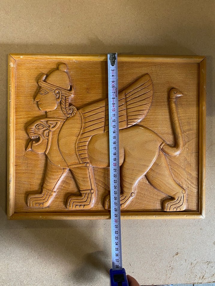 Mezopotamya Lamassu figürlü ahşap oymalı duvar panosu - Görsel 4