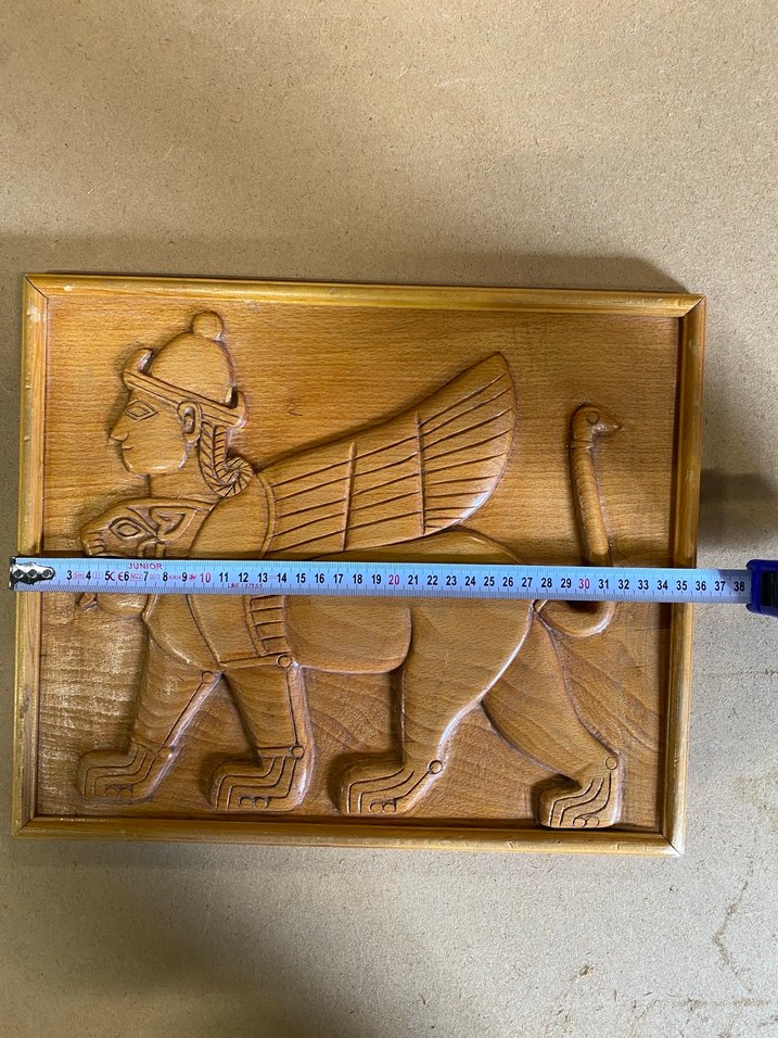 Mezopotamya Lamassu figürlü ahşap oymalı duvar panosu - Görsel 3