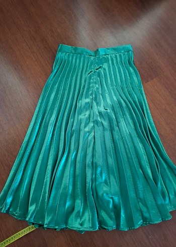 Parlak Yeşil Piliseli Uzun Etek - Görsel 3