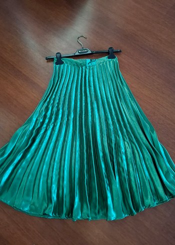 Parlak Yeşil Piliseli Uzun Etek - Görsel 4