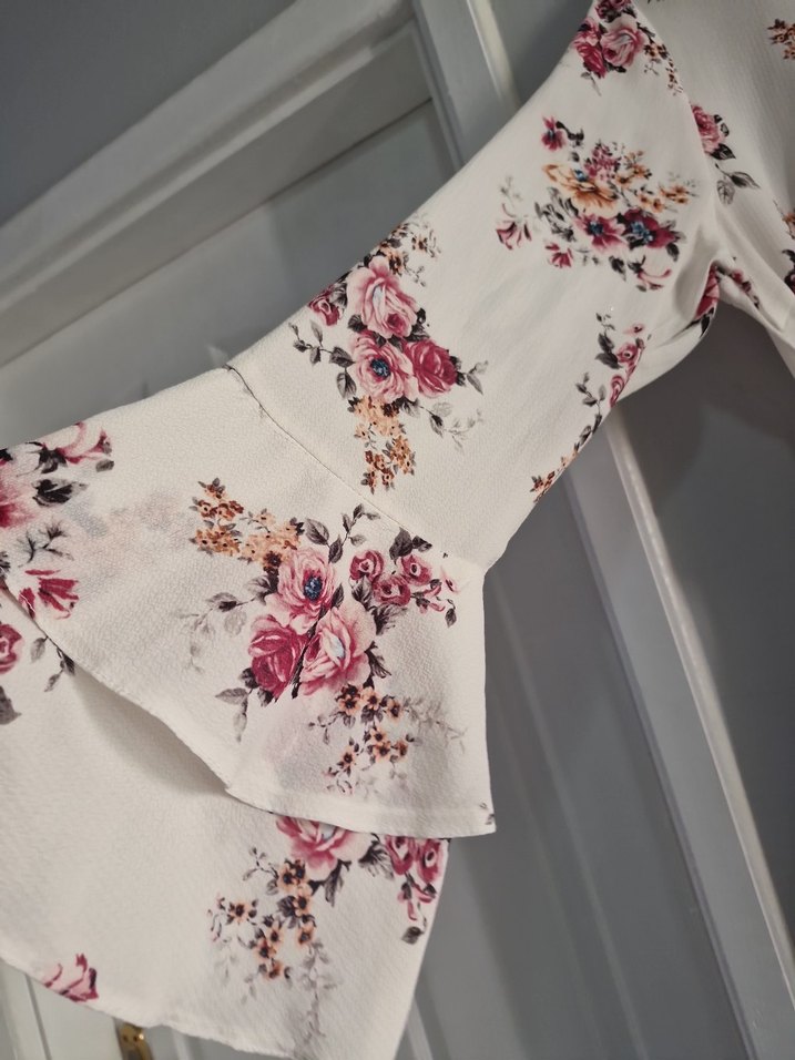 Çiçek Desenli Beyaz Uzun Bohem Elbise Sıfır 42 beden - Görsel 2