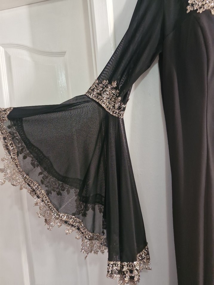 Zincir Detaylı Uzun Siyah V Yaka Elbise Sıfır 42 beden - Görsel 3