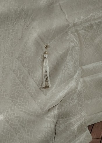 İşlemeli  Beyaz Yatak Örtüsü - Görsel 4