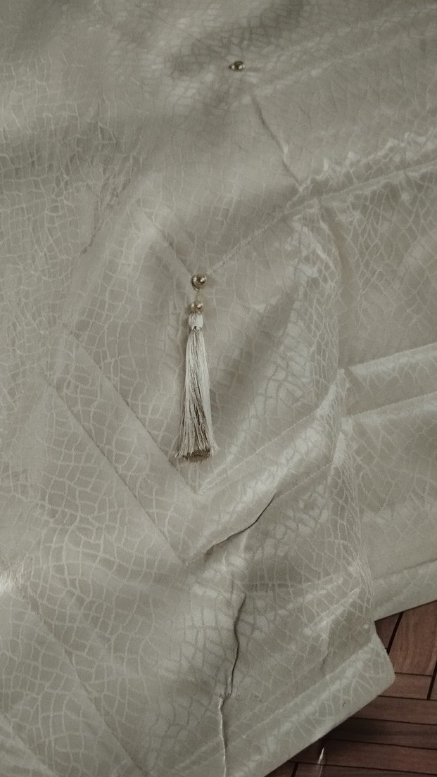 İşlemeli  Beyaz Yatak Örtüsü - Görsel 4