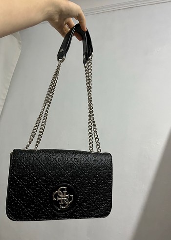 Zincir Detaylı Siyah GUESS ÇANTA