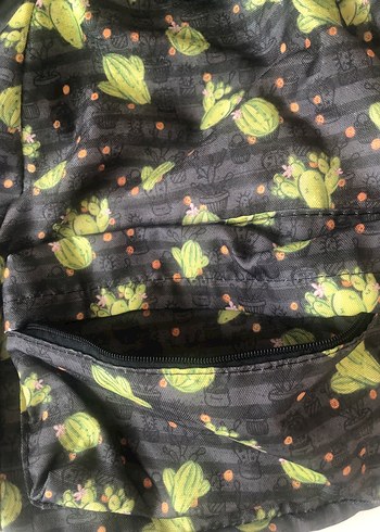 Yeşil Baskılı Okul Çantası - Görsel 4