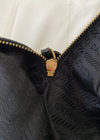 Beden Prada vintage kol çantası
