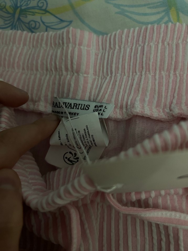 Stradivarius pembe şort - Görsel 4