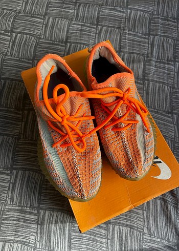 Adidas Yeezy Boost 350 V2