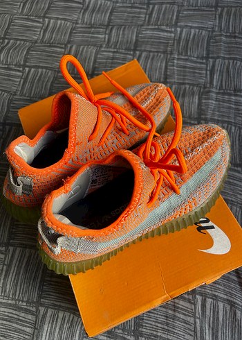 37 Beden Adidas Yeezy Boost 350 V2
