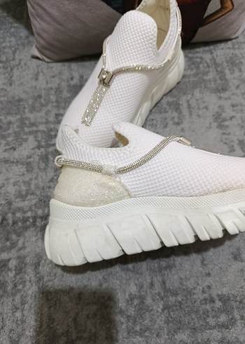 Kadın Beyaz Dolgu Topuklu aksesuarlı Spor Ayakkabı - Görsel 7