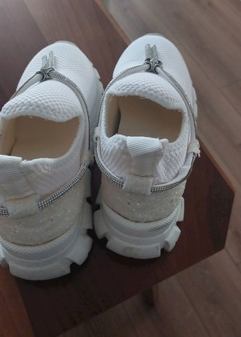 Kadın Beyaz Dolgu Topuklu aksesuarlı Spor Ayakkabı - Görsel 3