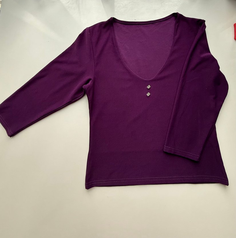 Mor V Yaka Düğmeli  Bluz - Görsel 3
