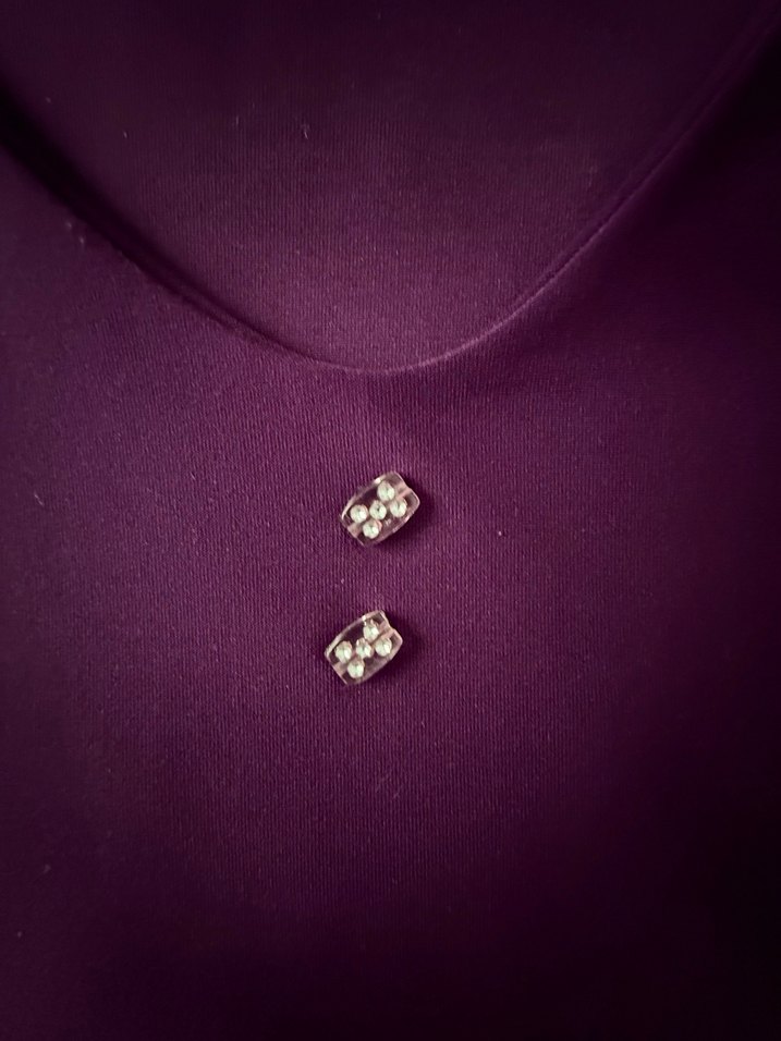 Mor V Yaka Düğmeli  Bluz - Görsel 2