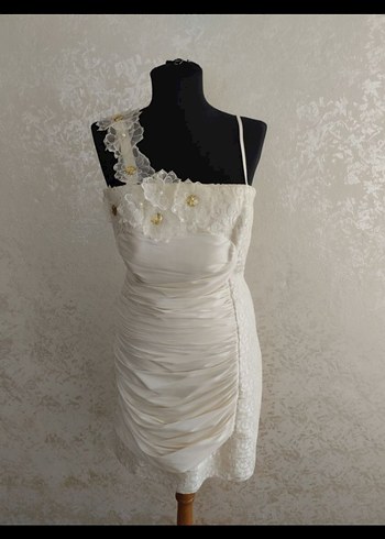 Klasik Elegan Beyaz Mini Elbise