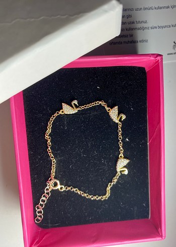 Gold renk kuğu detay gümüş bileklik - Görsel 5