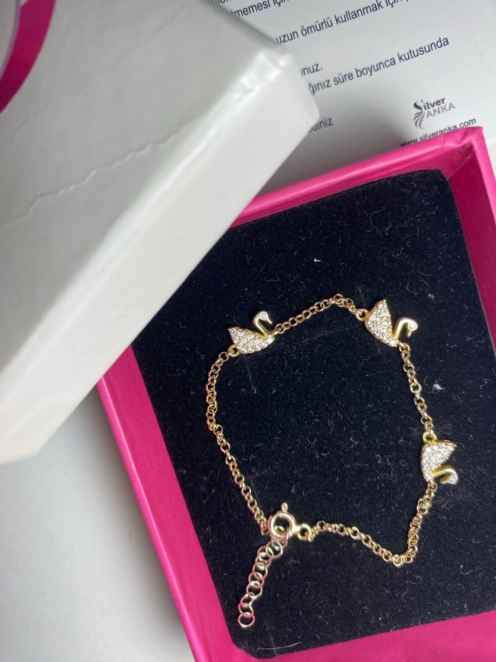 Gold renk kuğu detay gümüş bileklik - Görsel 4