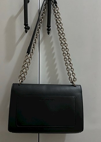 Calvin Klein Zincir Detaylı Siyah Deri Çanta - Görsel 3