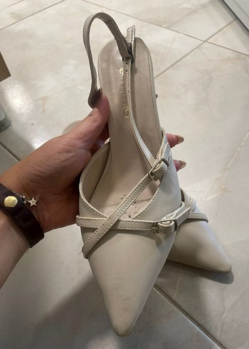 39,5 Beden ten rengi Renk Bej Stiletto Topuklu Klasik Kadın Ayakkabı DEFOLDUR