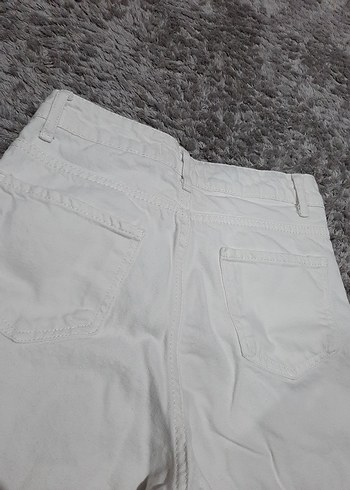 Beyaz Mini Şort - Görsel 3