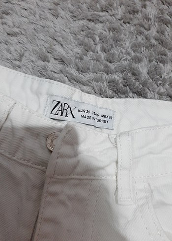 Beyaz Mini Şort - Görsel 2