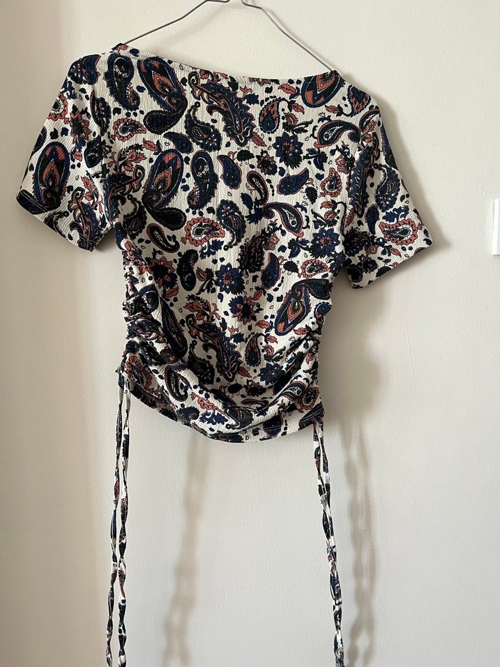 Kısa Kollu Bohem Desenli Mini Bluz - Görsel 2