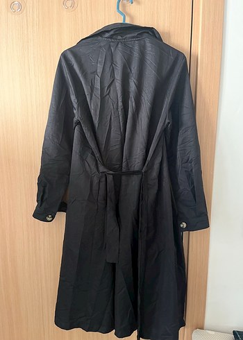 Siyah Kadın Uzun Düğmeli Trençkot - Görsel 2
