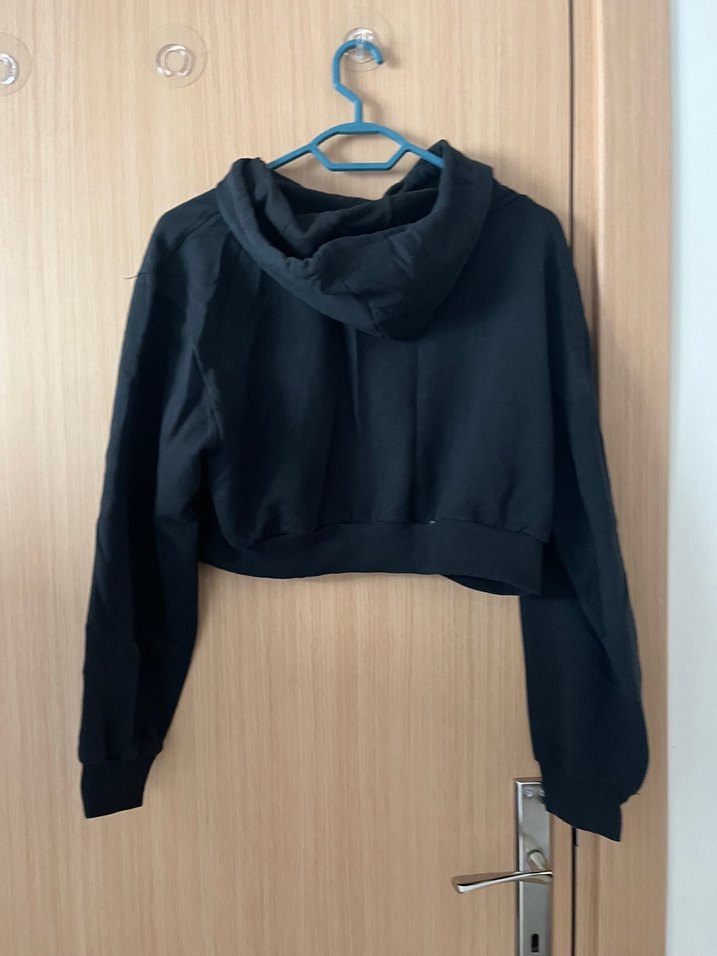 Siyah crop - Görsel 2