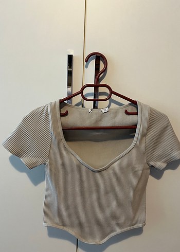 V Yaka Bej Kısa Crop Top