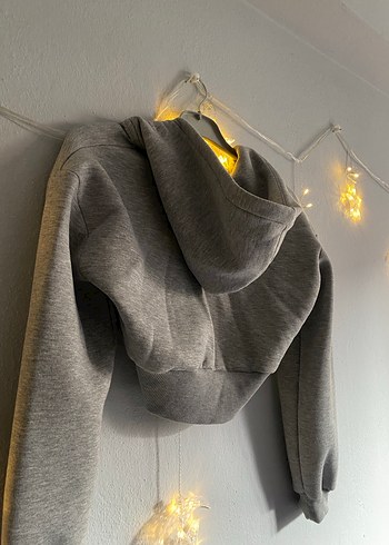 Gri Fermuarlı Kısa Kesim Kadın Sweatshirt - Görsel 2