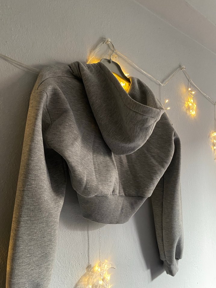 Gri Fermuarlı Kısa Kesim Kadın Sweatshirt - Görsel 2