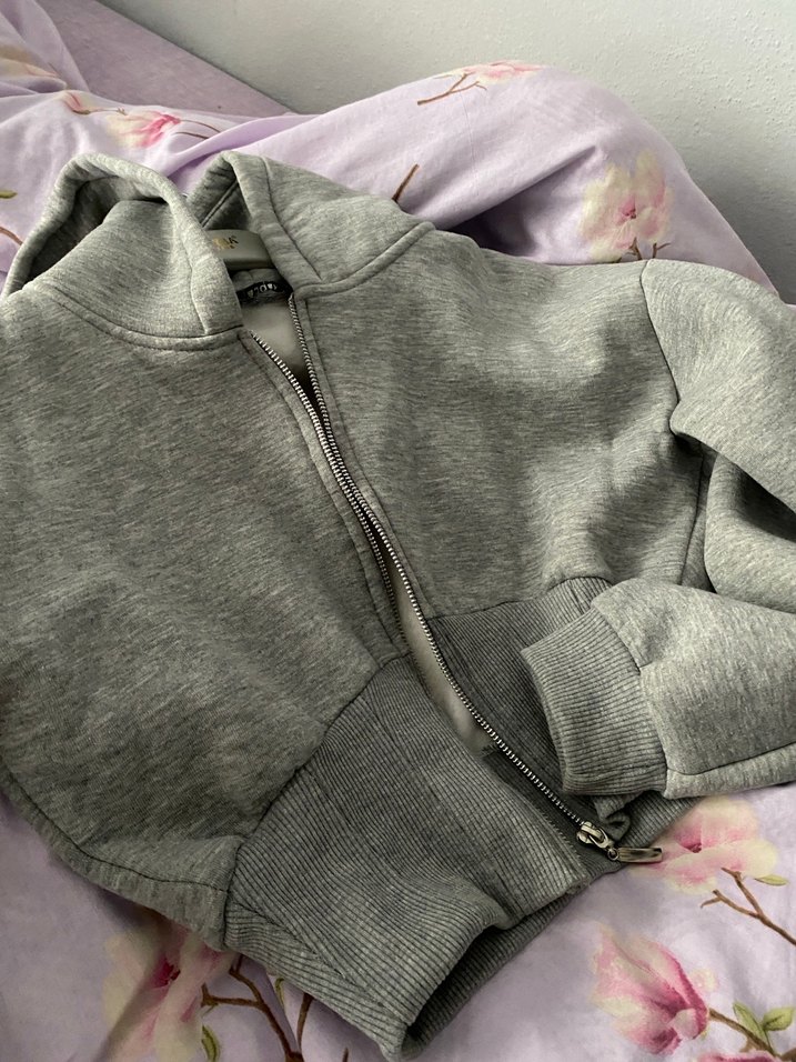 Gri Fermuarlı Kısa Kesim Kadın Sweatshirt - Görsel 4