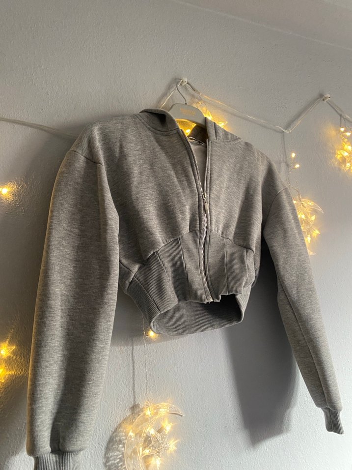 Gri Fermuarlı Kısa Kesim Kadın Sweatshirt - Görsel 3