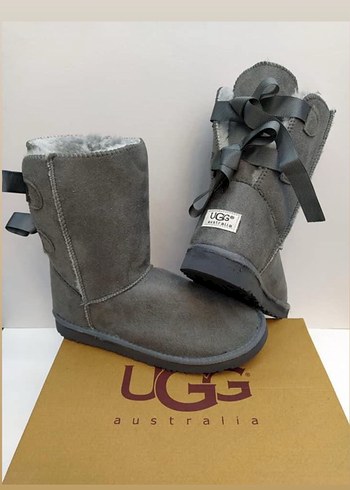 38 Beden siyah Renk UGG Bot Kurdelalı