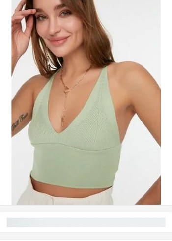 V Yaka Kısa Örgü Crop Top