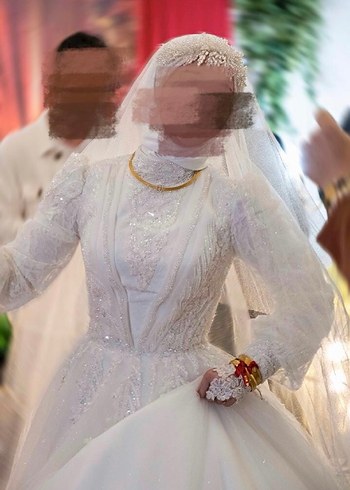 Uzun Kollu Yüksek Yakalı Beyaz Prenses Gelinlik