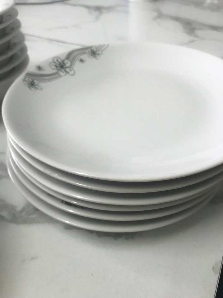 Gri Çiçek Desenli Beyaz Yemek Takımı - Görsel 3