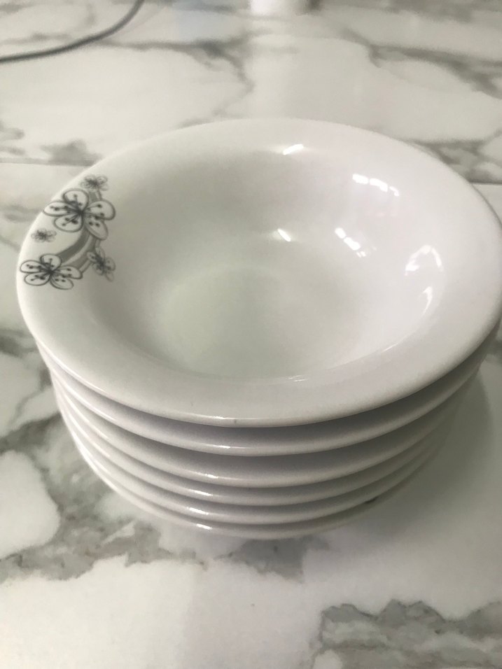 Gri Çiçek Desenli Beyaz Yemek Takımı - Görsel 2