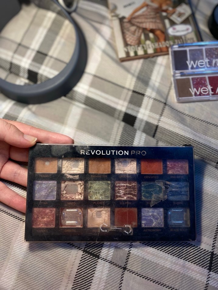 Revolution Pro Canlı Çok Renkli Göz Farı Paleti - Görsel 3