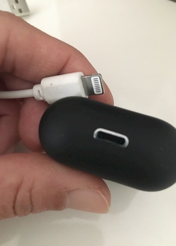 Siyah Kablosuz Kulaklık ve Şarj Kutusu - Görsel 7