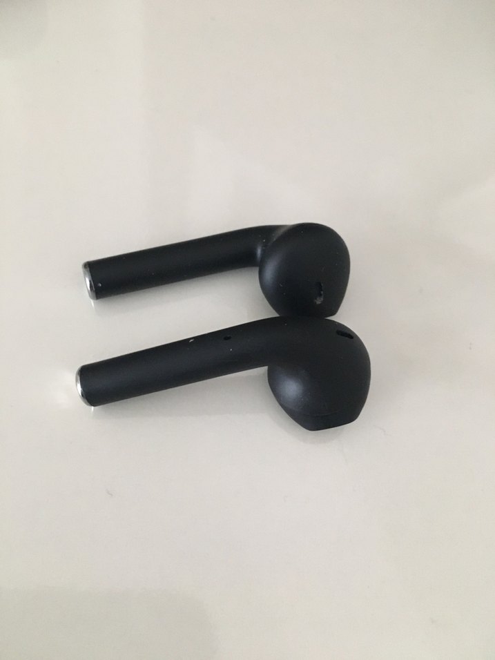 Siyah Kablosuz Kulaklık ve Şarj Kutusu - Görsel 4