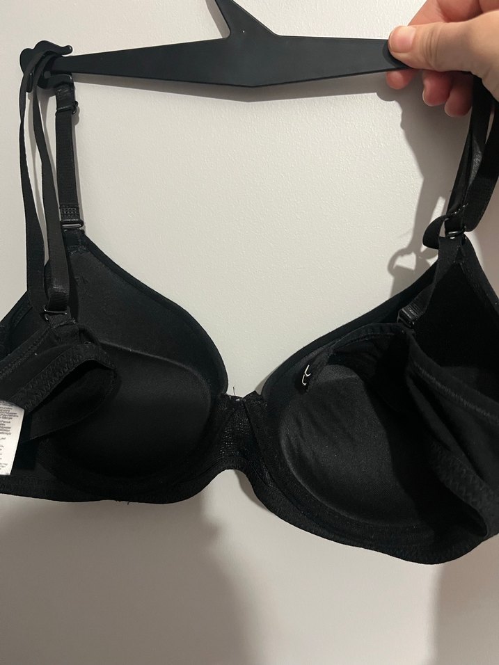 Siyah Sütyen - Görsel 2