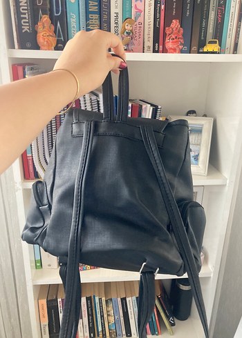 Tokalı Siyah Deri Goth Sırt Çantası - Görsel 3